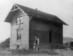 Edwin C. Bell and the Drake Memorial Museum, 1911